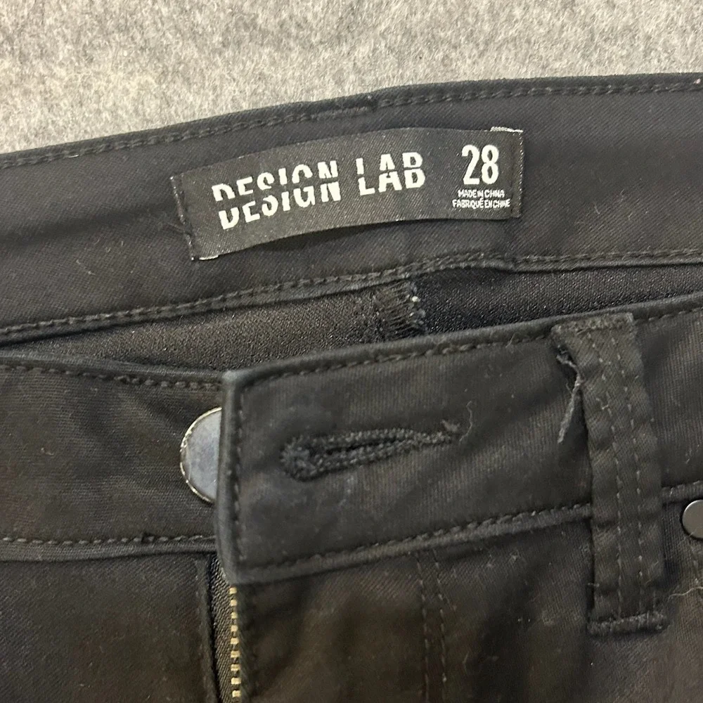 DESIGN‎ LAB Women Black Skinny Jeans Zipper Detail Size 28